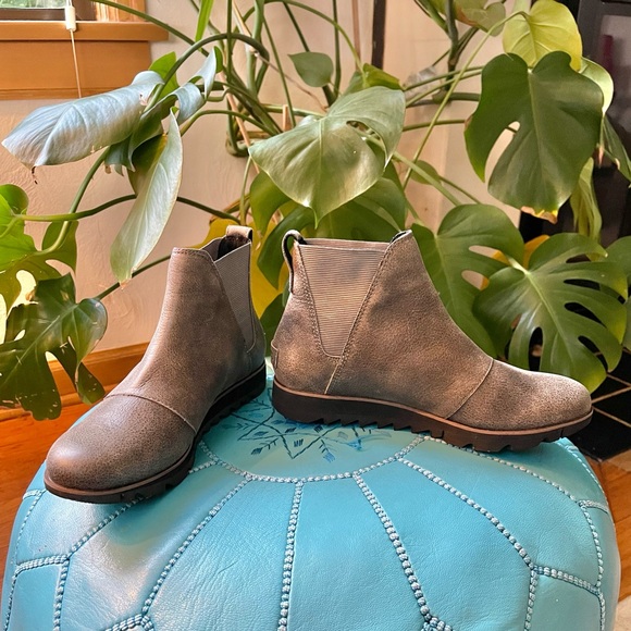 Sorel Harlow Chelsea Boot - Picture 11 of 12